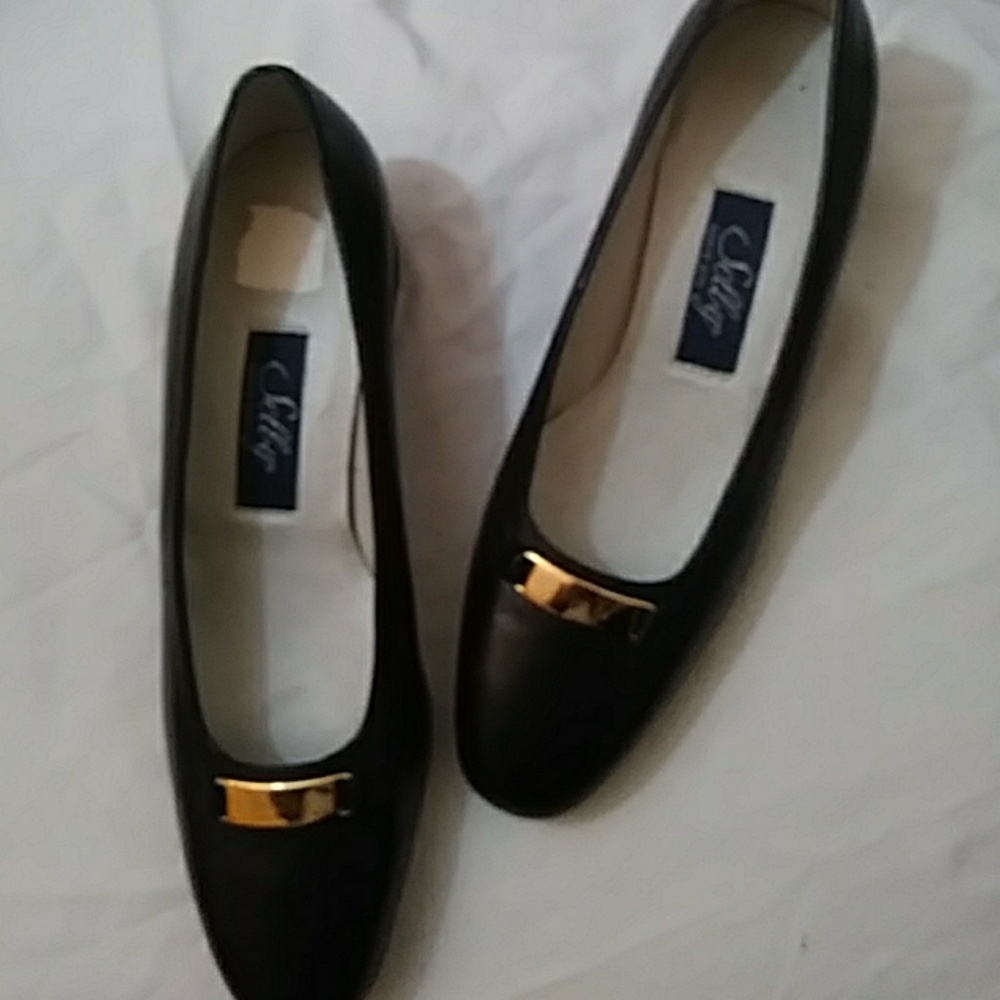 Selby black leather flats-sz 7